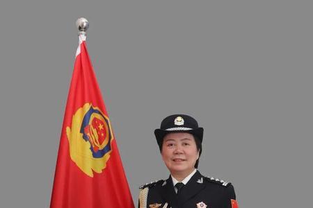 退休民警去世能否穿警服