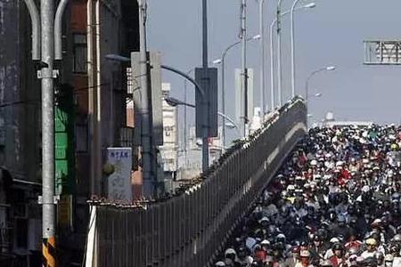中国大陆为什么要禁摩