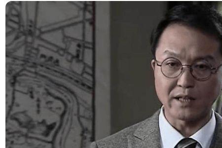 一龙在潜伏里演的谁