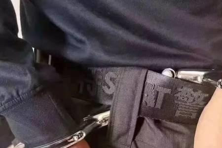 戴手铐脚镣的犯人会判多少年