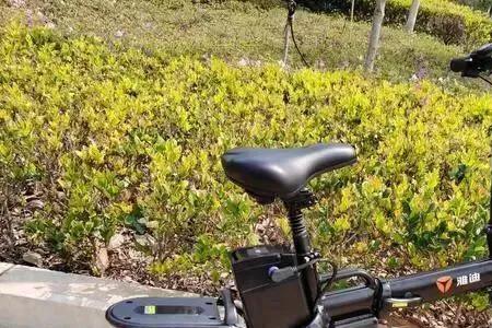 不可拆卸电池的电动车