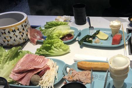 冠菌火锅可以带蛋糕进去嘛
