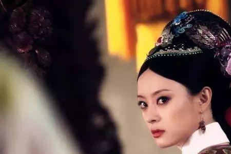 形容泼辣能干的女人