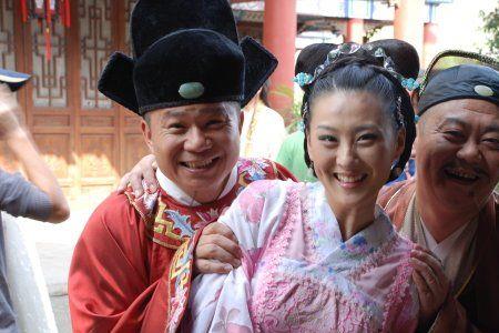 龙巡天下绮罗扮演者