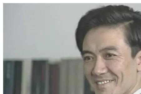 李幼斌两任妻子