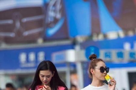 怎么才能追到打扮时髦的女孩子
