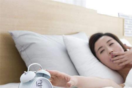 女朋友说天天早睡早起怎么回复
