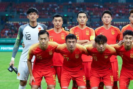 中国男足队长是谁