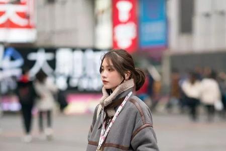靴子合不合脚自己穿着才合适