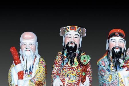 福禄寿三星旁边小孩子是谁