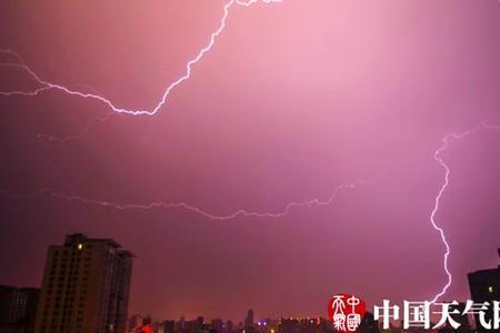 风雨交加还是雷雨交加