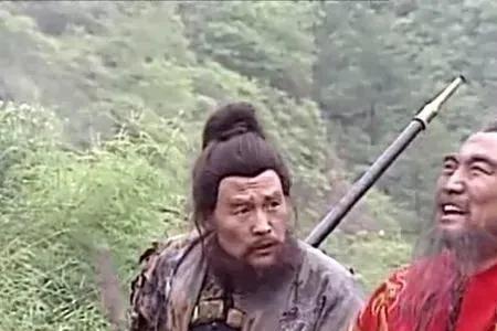 曹操败走华容道损失了多少