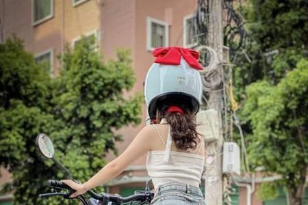 单身女人骑摩托旅行安全吗
