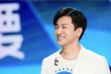 吴克群与苏有朋谁大