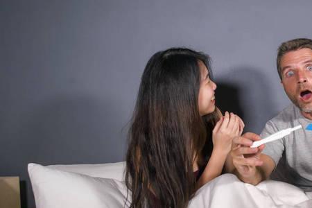 喜欢的女生怀孕了还能在一起吗