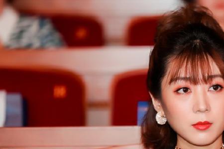 歌剧少女小爱妈妈是干什么的