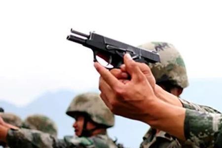排头尖兵的意思