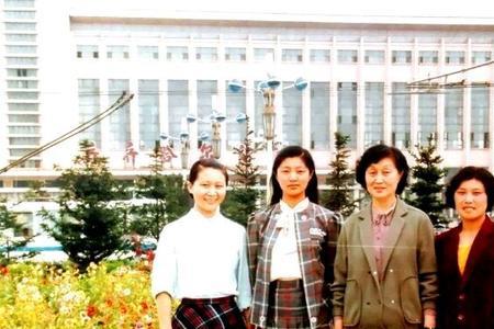 站前合影什么意思