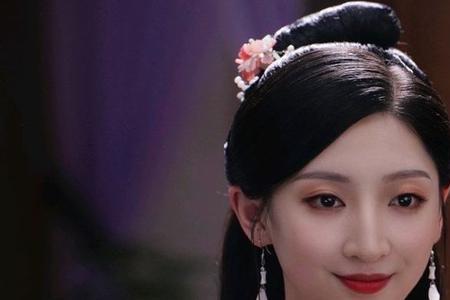 通天书院中女主的身份是什么