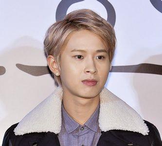 韩国男歌手