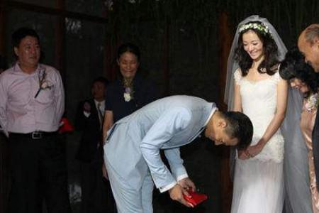 婚礼致辞完要鞠躬吗
