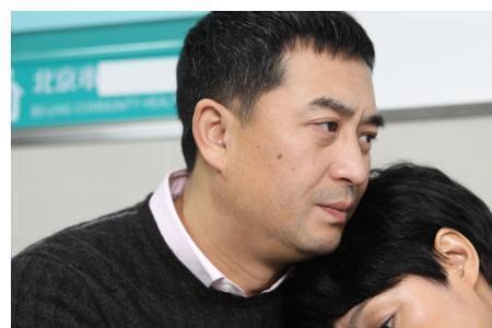 张嘉译第一位媳妇是谁