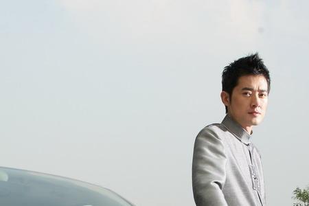 儒雅气质的男人表现