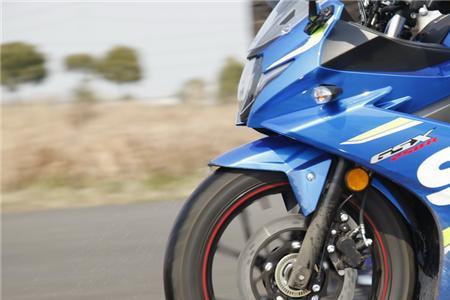 铃木gsx250r发动机是铃木的吗