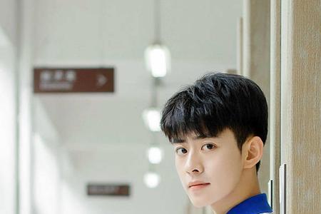 教室的那一间钟杰的扮演者