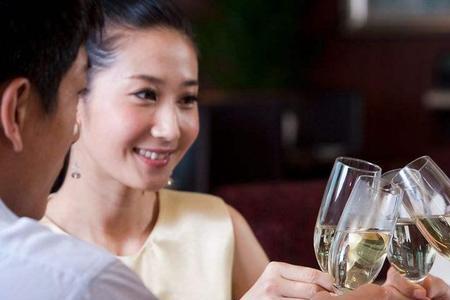 喜欢喝酒的人喝酒是什么感觉