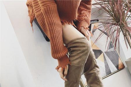 卡其色过膝靴该怎样搭配衣服