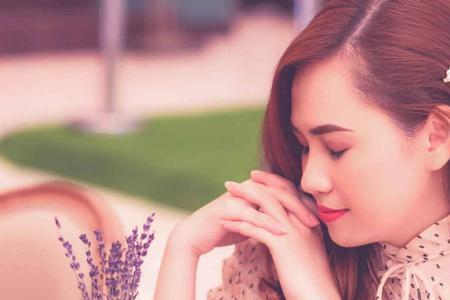 相亲女为什么带女伴