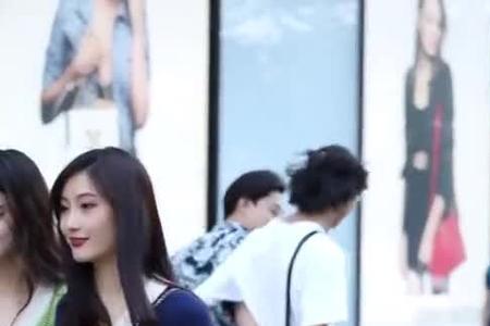 男生喜欢被搂脖子还是搂腰