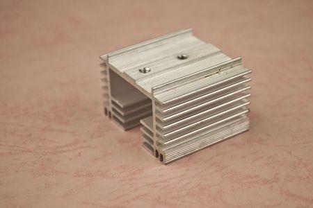 铝合金孔大了怎么补救