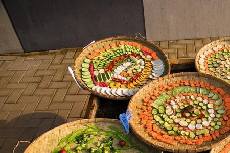 平生衣食自然来全诗解释