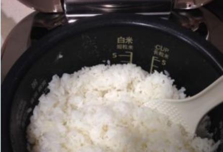 淘粘米用热水还是冷水好