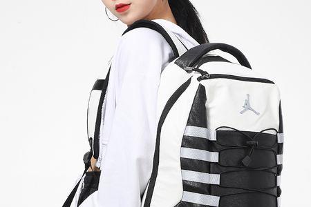 nike书包外面那个绳子是什么用的