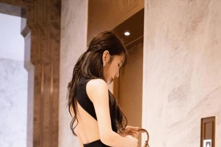 小姐姐被绳子绑住脚后怎么逃脱