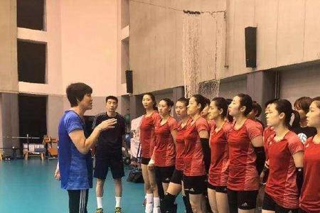 2021年中国女排教练是谁