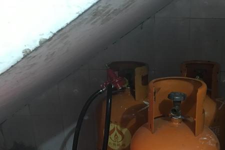 饭店液化气罐能装多少油气