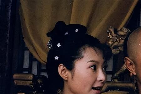 铁齿铜牙纪晓岚中的小玉嫁谁了