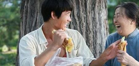背着奶奶进城喜婆婆当保姆结局