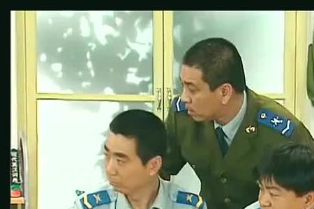 炊事班的故事一班长跳墙被抓