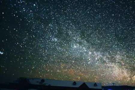 夜晚可以看到什么