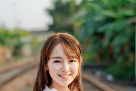 温柔的晨曦主持人