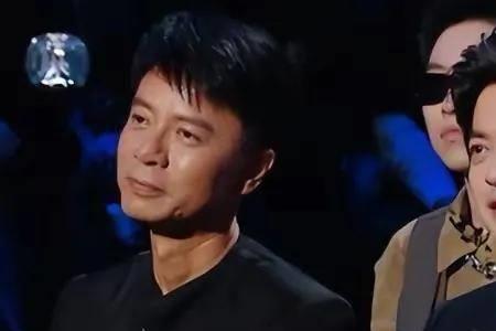 月半弯李健歌词意思