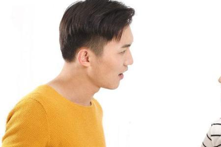 男朋友说怕耽误你，他什么意思