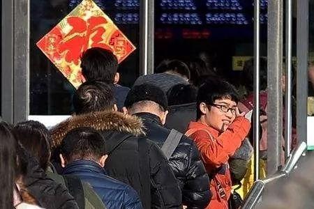 亲人离别感觉家里空荡荡的