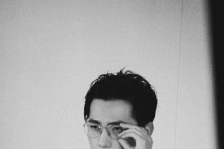 斯文败类眼镜男生什么意思