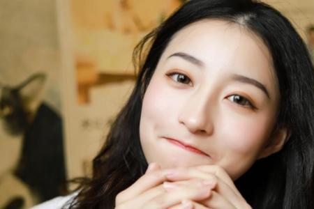 女孩子回复你别高兴的意思